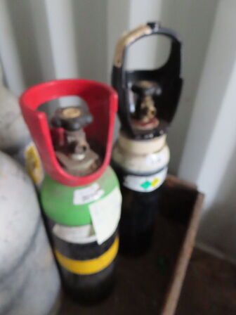 Div. flasker m. gas og ilt med mere