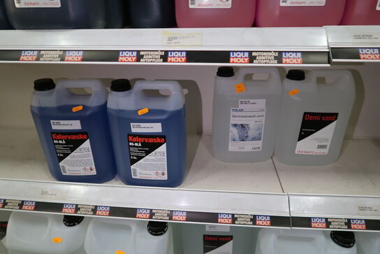 4 dunke kølervæske og demineraliseret vand 5L