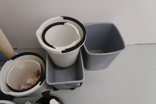 Diverse rengøringsartikler 