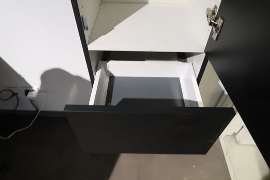 2 stk. Væghængte skabe - sort