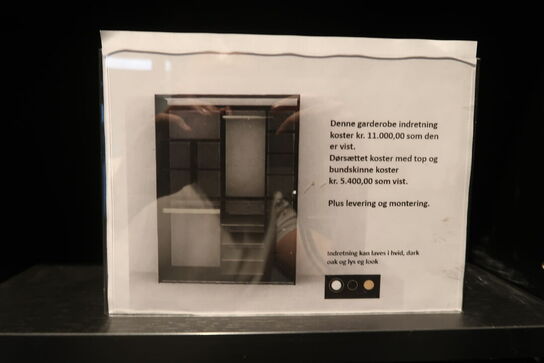 Kvik Garderobe indretning med skydelåger