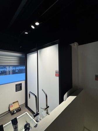 Kvik Garderobe indretning med skydelåger