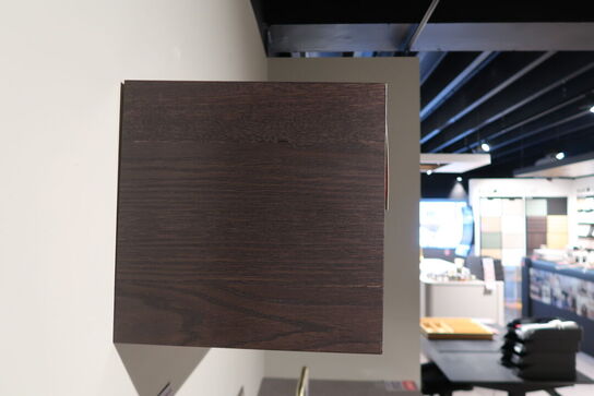 2 stk. Væghængte reolkasser 