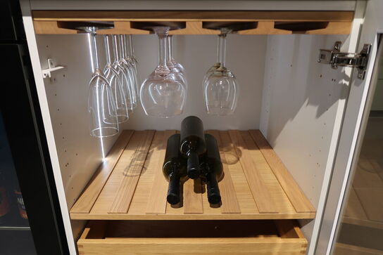 Vinstation med Witt WCBC6082-2BG vinkøleskab 