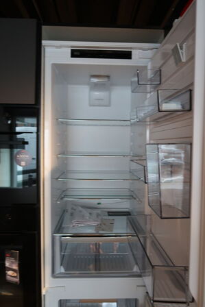 AEG SCE819E5TS kølefryseskab