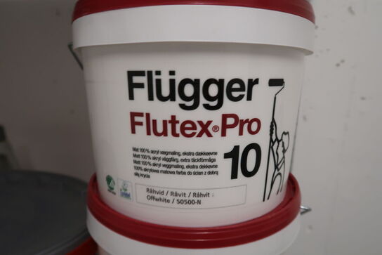 Stålreol med indhold 