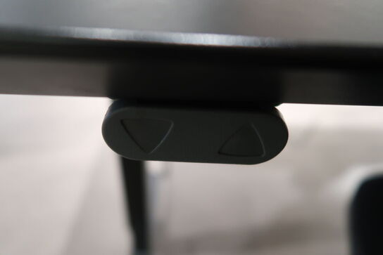 Hæve-/sænkebord + Kontorstol