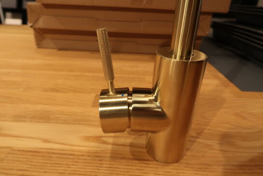 Cassøe Noba K6 køkkenarmatur - Børstet messing K6BM