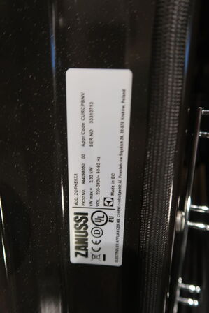 Zanussi ZOPKE6X3 Indbygningsovn