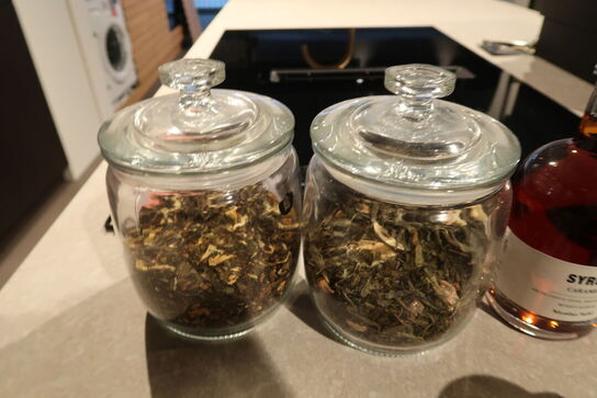 Stort parti krydderier