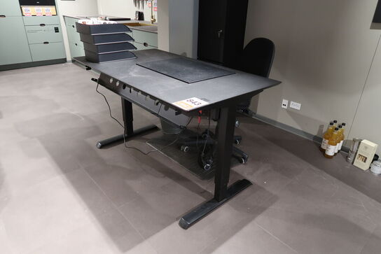 Hæve-/sænkebord + Kontorstol