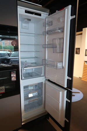 AEG SCE819E5TS kølefryseskab