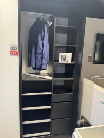 Kvik Garderobe indretning med skydelåger