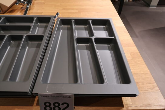 7 stk. Bestikbakker + 8 stk. Skridmåtter 