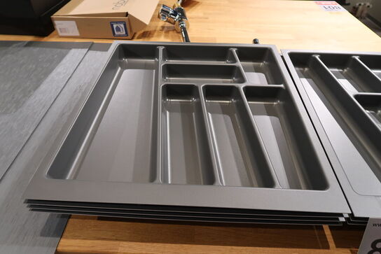 7 stk. Bestikbakker + 8 stk. Skridmåtter 