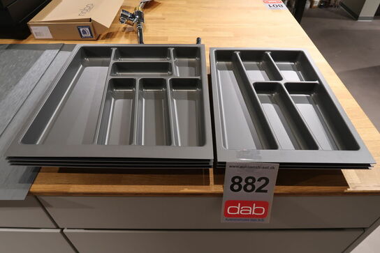 7 stk. Bestikbakker + 8 stk. Skridmåtter 