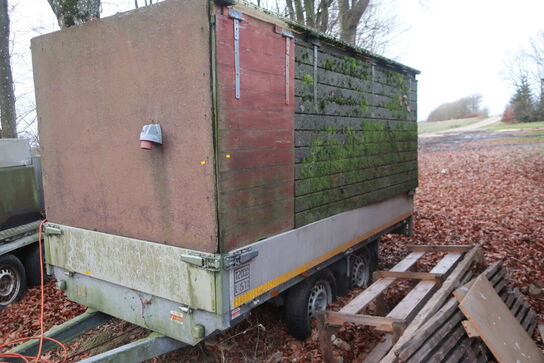 Trailer EDUARD 3116-220 med indhold