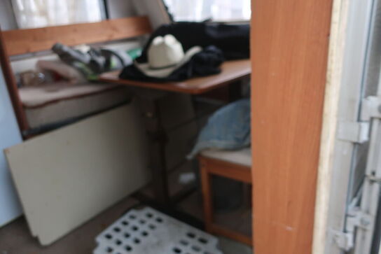 Campingvogn HOBBY 460 med indhold