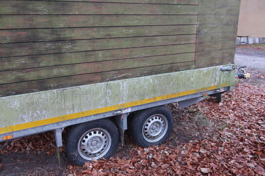Trailer EDUARD 3116-220 med indhold