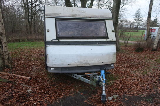 Campingvogn HOBBY 460 med indhold