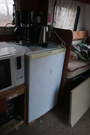 Campingvogn HOBBY 460 med indhold