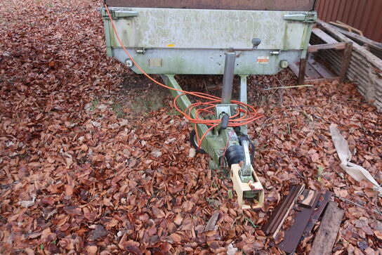 Trailer EDUARD 3116-220 med indhold