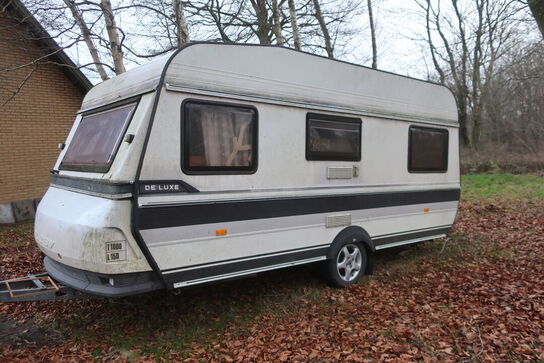 Campingvogn HOBBY 460 med indhold