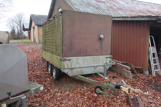 Trailer EDUARD 3116-220 med indhold