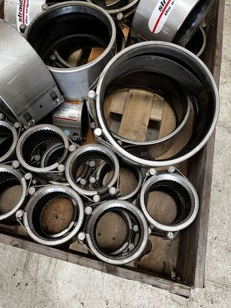 Palle med div. Varelager og reservedele