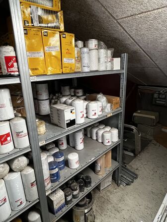 1 fag lagerreol med div. Filtre