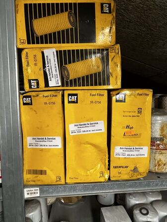 1 fag lagerreol med div. Filtre