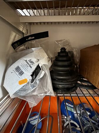 Div. Varelager og reservedele