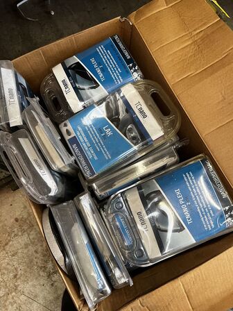 Palle med div. Varelager og reservedele