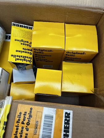 Kasse med div. Varelager