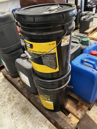 2 stk. dunke kølemiddel CAT Cooling System Cleaner