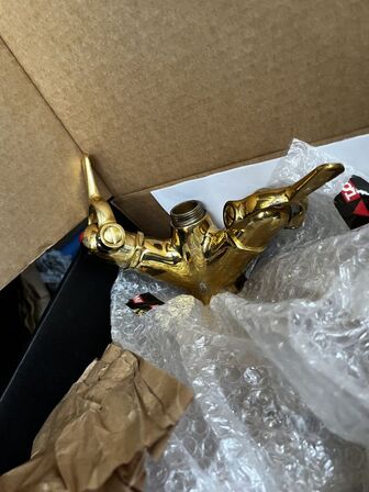 Kasse med div. Varelager