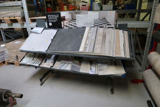 Stativ med div. Udstilling