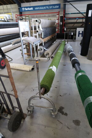 Stativ med kunstgras