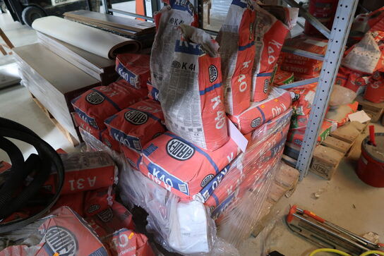 Palle med gulvspartelmasse ARDEX K40