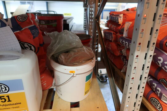 Palle med tæppefix, primer m.m.