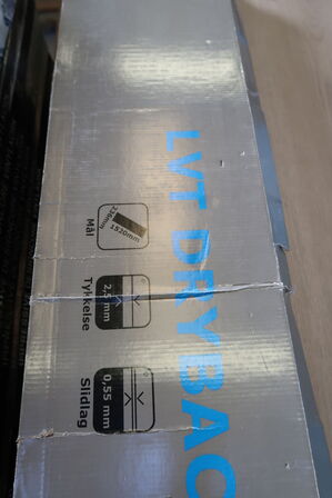 13 pakker gulv MIGDAN LVT Dryback