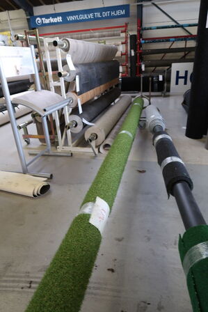 Stativ med kunstgras