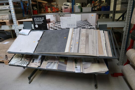 Stativ med div. Udstilling