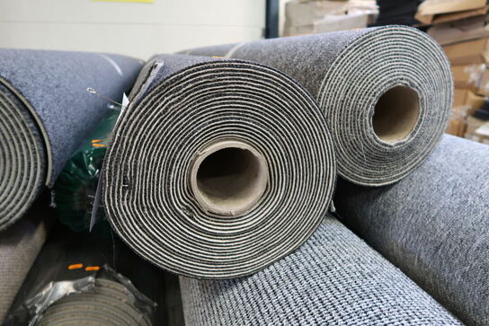 1 rulle gulvtæppe HIT