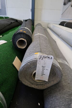 1 rulle gulvtæppe PARTI