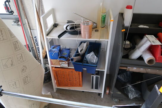 2 stk. sortimentsreoler med indhold