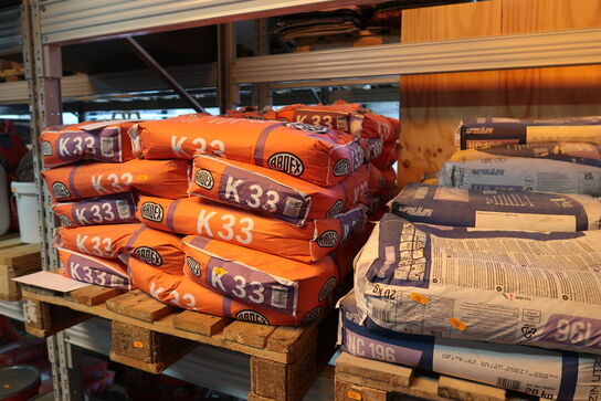 Palle med gulvspartelmasse ARDEX K 33