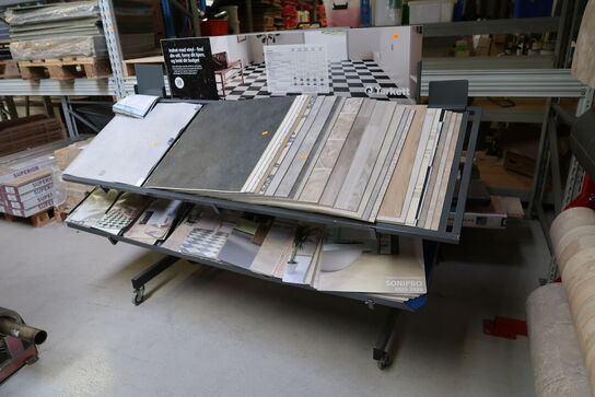 Stativ med div. Udstilling