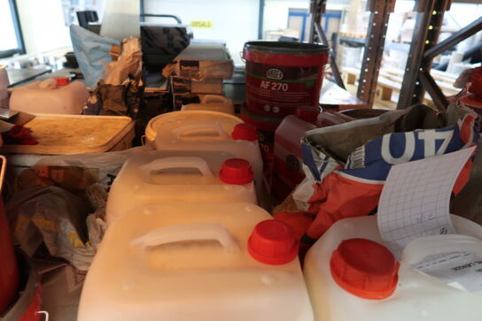 Palle med tæppefix, primer m.m.