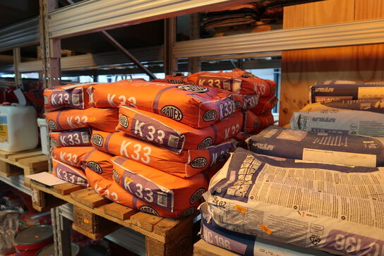 Palle med gulvspartelmasse ARDEX K 33